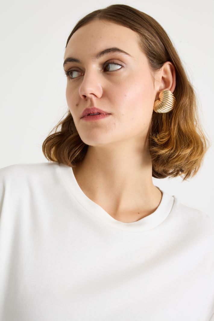 Boxy T-shirt with asymmetric hem Intrend - 3