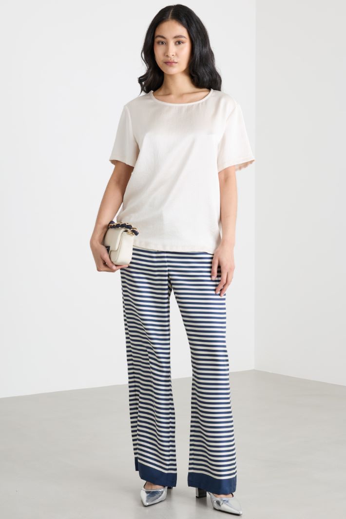 T-shirt in raso e jersey Intrend