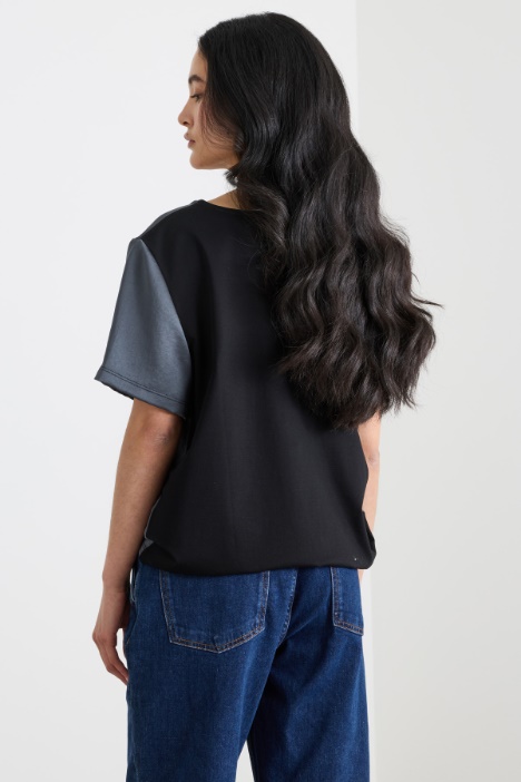 T-shirt in raso e jersey