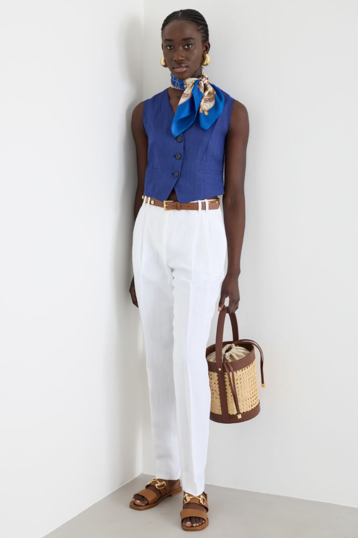 T-shirt con maniche corte in sangallo Intrend