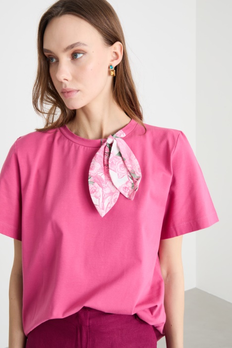 Camiseta con inserto estampado