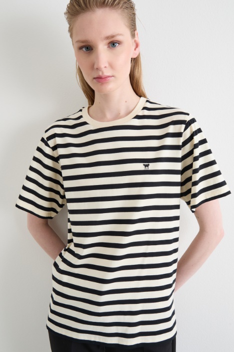 T-shirt girocollo con spacchi