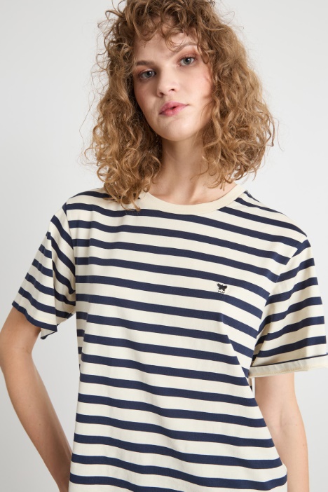 T-shirt girocollo con spacchi