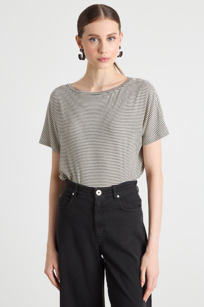 Scoop-neck T-shirt Intrend - 2