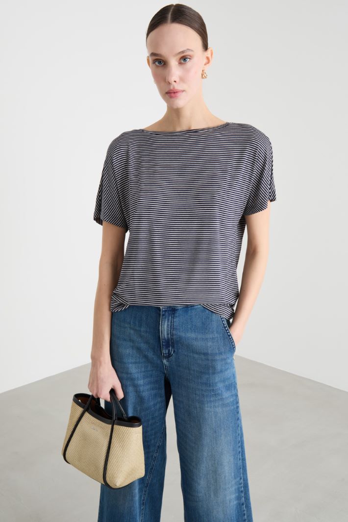 Scoop-neck T-shirt Intrend - 2