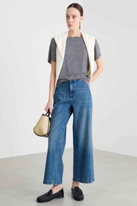 Scoop-neck T-shirt Intrend