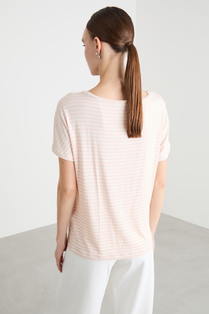 Scoop-neck T-shirt Intrend - 4