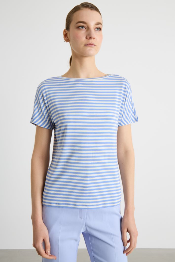 Scoop-neck T-shirt Intrend - 2
