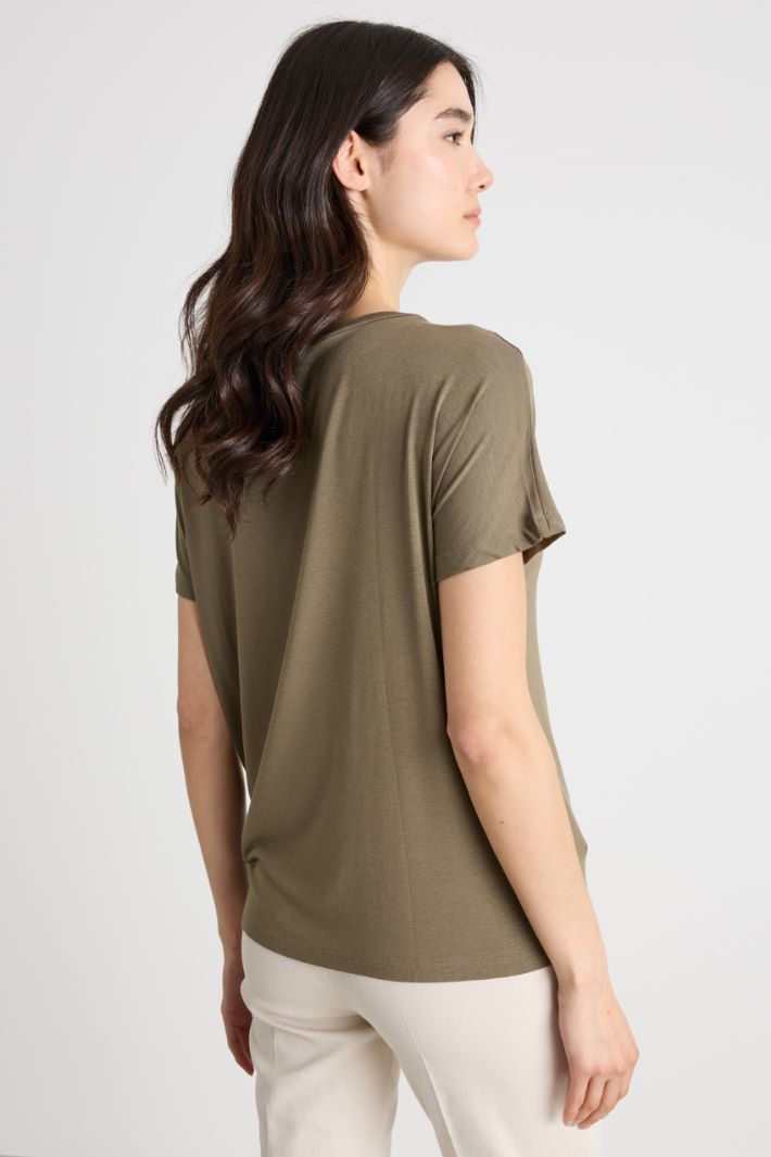 Scoop-neck T-shirt Intrend - 4