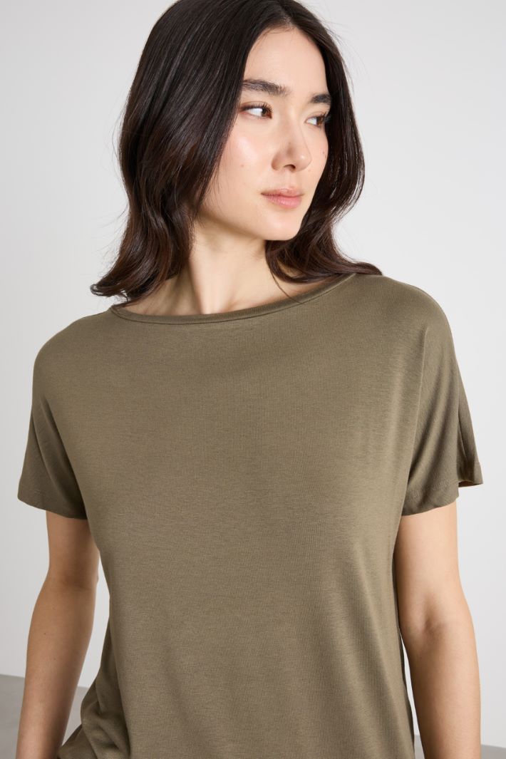 Scoop-neck T-shirt Intrend - 3