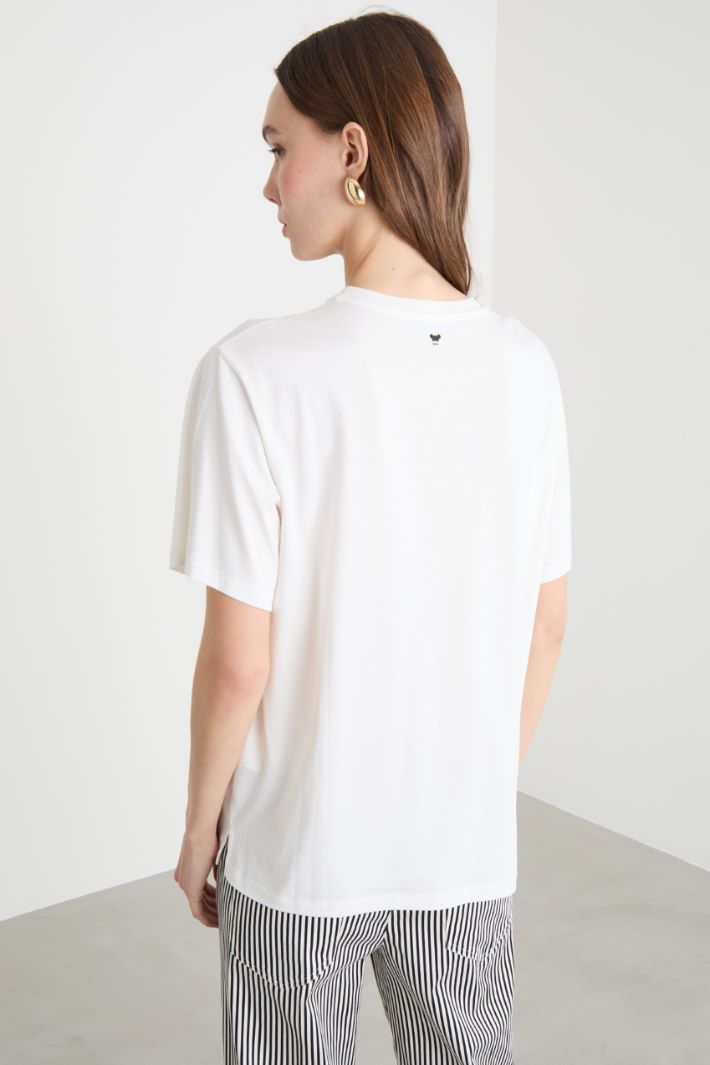 Embroidered crew-neck T-shirt Intrend - 4