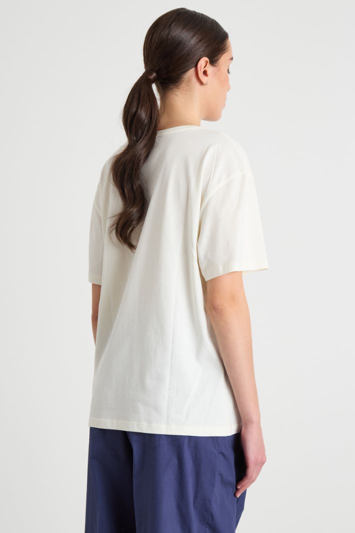 Slightly oversized printed T-shirt Intrend - 4