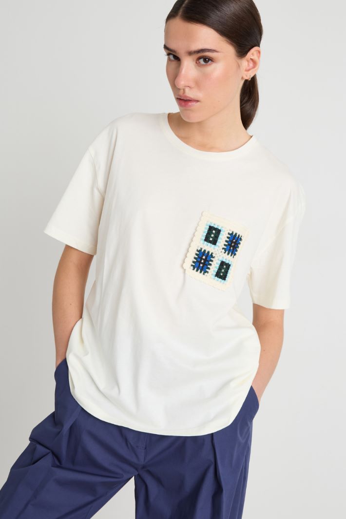 Slightly oversized printed T-shirt Intrend - 2