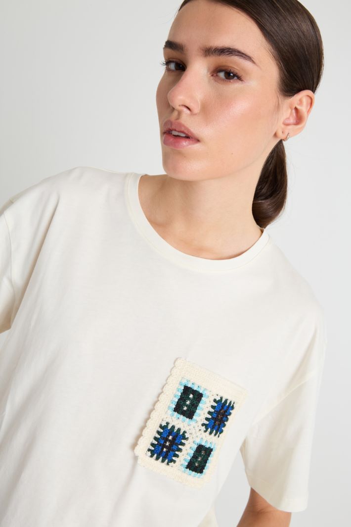 Slightly oversized printed T-shirt Intrend - 3