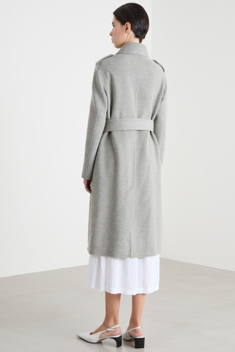 Cappotto doppiopetto con cintura