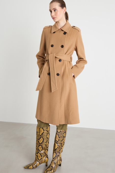 Cappotto doppiopetto con cintura