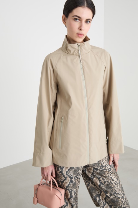 Chaqueta de tejido técnico engomado