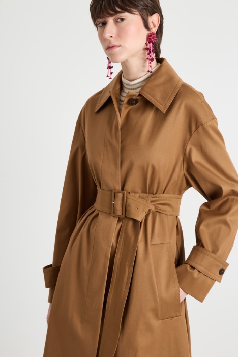 Trench in gabardina antigoccia