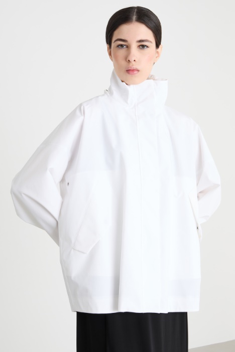 Chaqueta de lona técnica con capucha