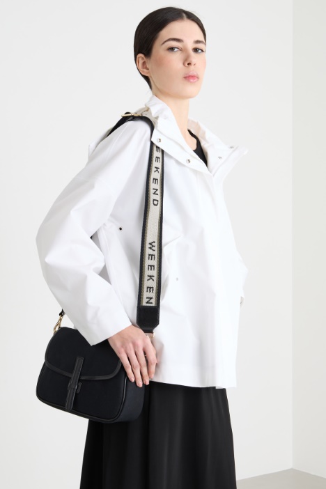 Chaqueta de lona técnica con capucha