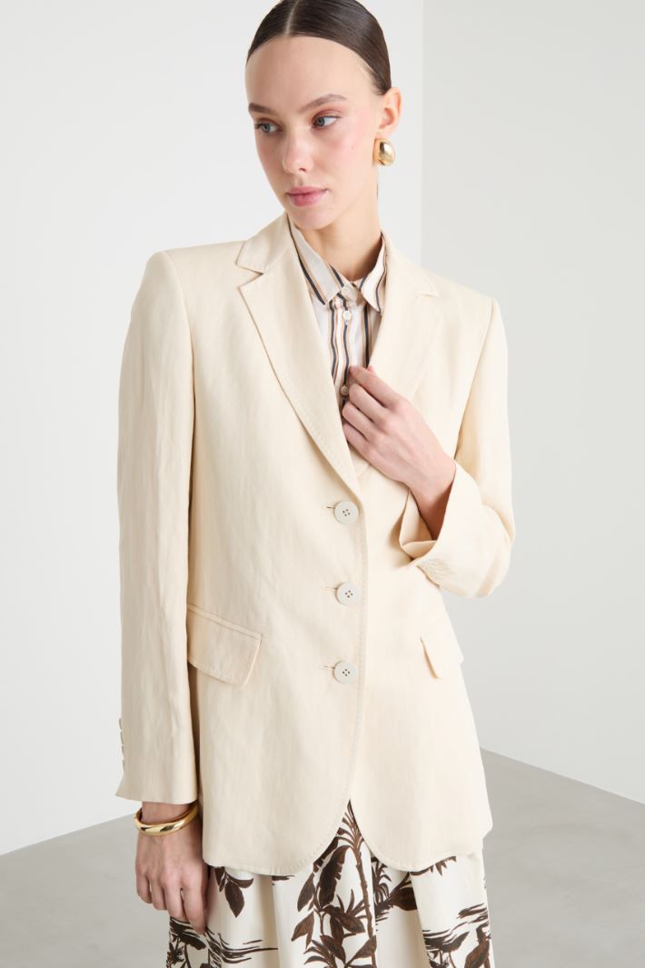 Linen and viscose blazer Intrend - 2