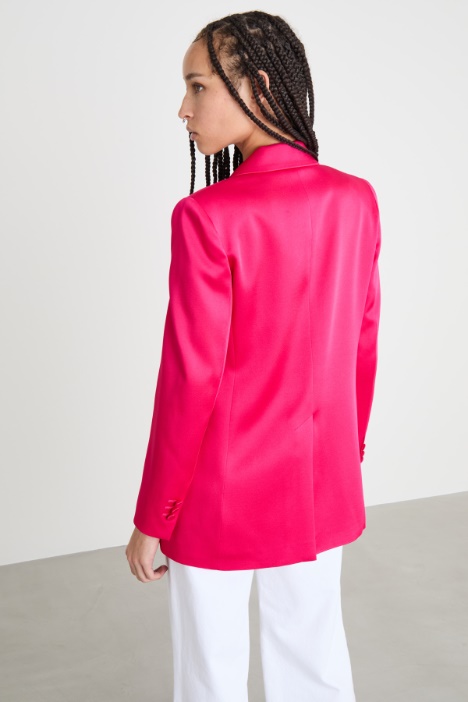 Blazer de raso con solapas de pico