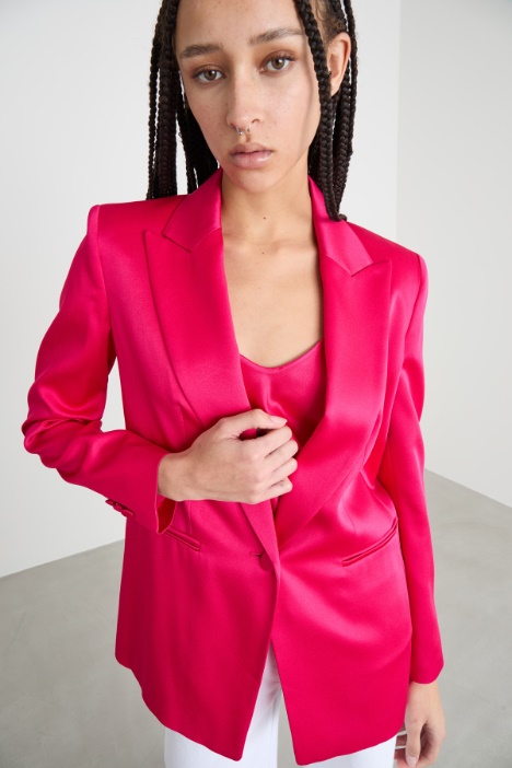 Blazer de raso con solapas de pico