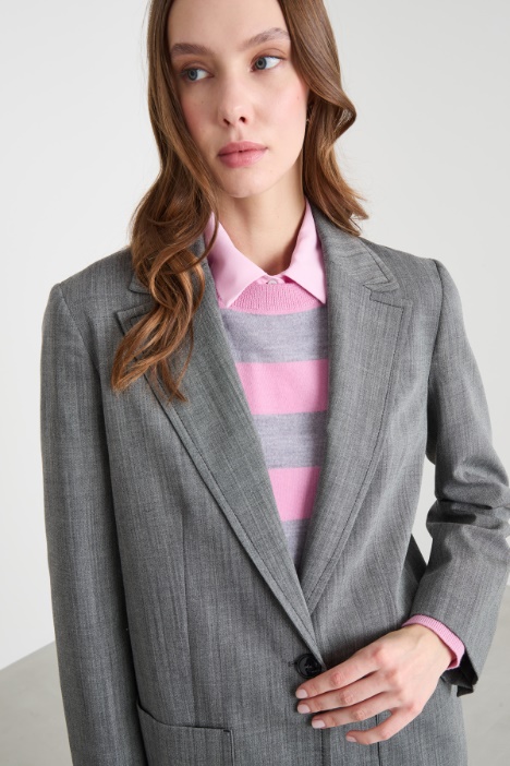 Blazer de corte recto con bolsillos de parche