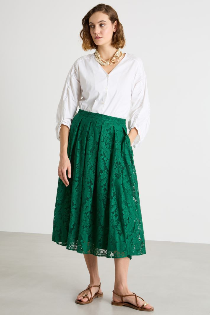 Flared lace skirt Intrend