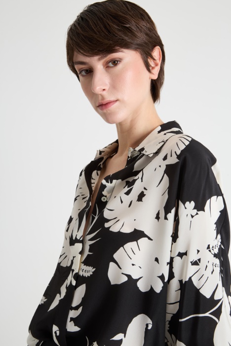 Blusa in crepe de chine fantasia