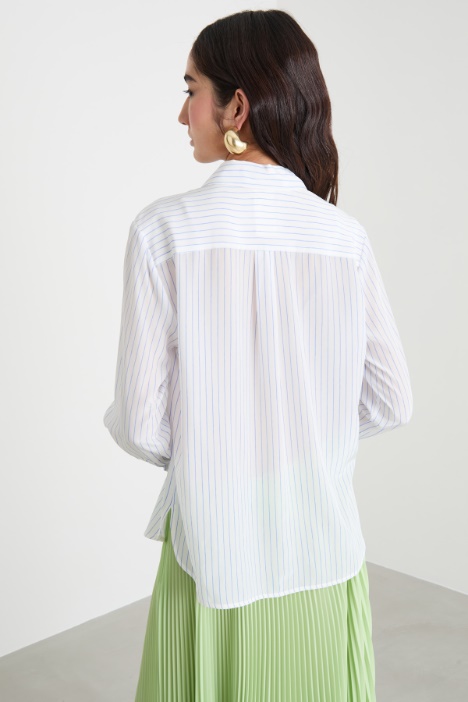 Blusa in crepe con spacchetti