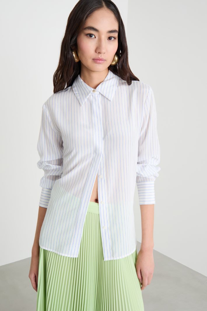 Printed crepe blouse Intrend - 2