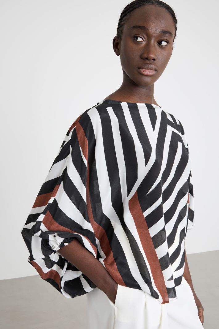 Blusa con manica kimono Intrend - 3