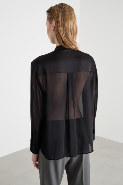 Blusa in georgette e raso