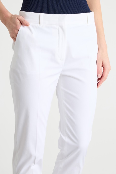 Pantalón cigarrillo de gabardina