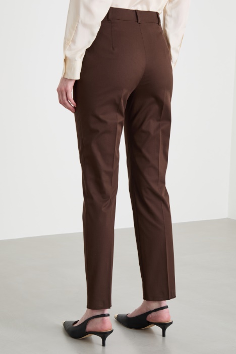 Pantalón cigarrillo de gabardina