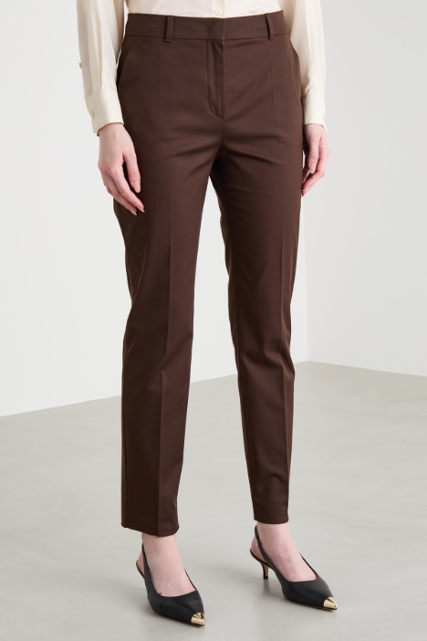 Pantalón cigarrillo de gabardina