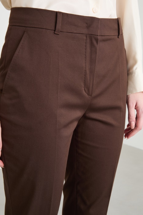 Pantalón cigarrillo de gabardina
