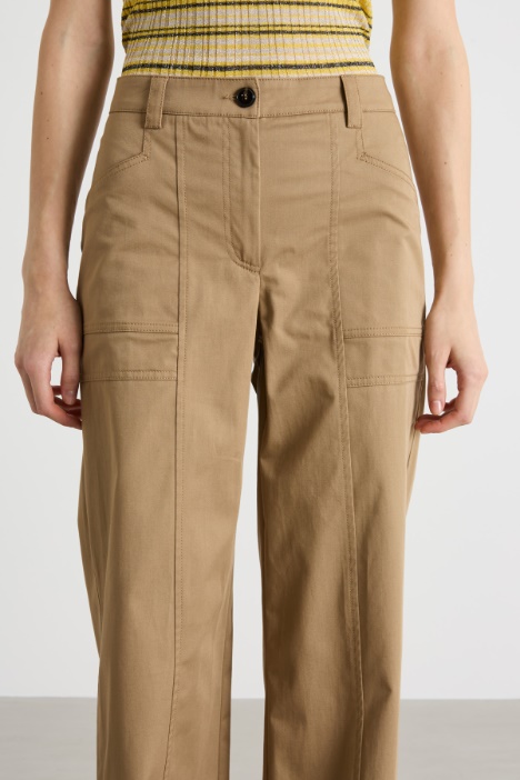 Pantalón ancho de gabardina