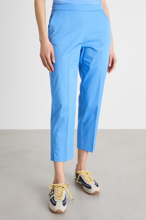 Pantaloni slim in gabardina
