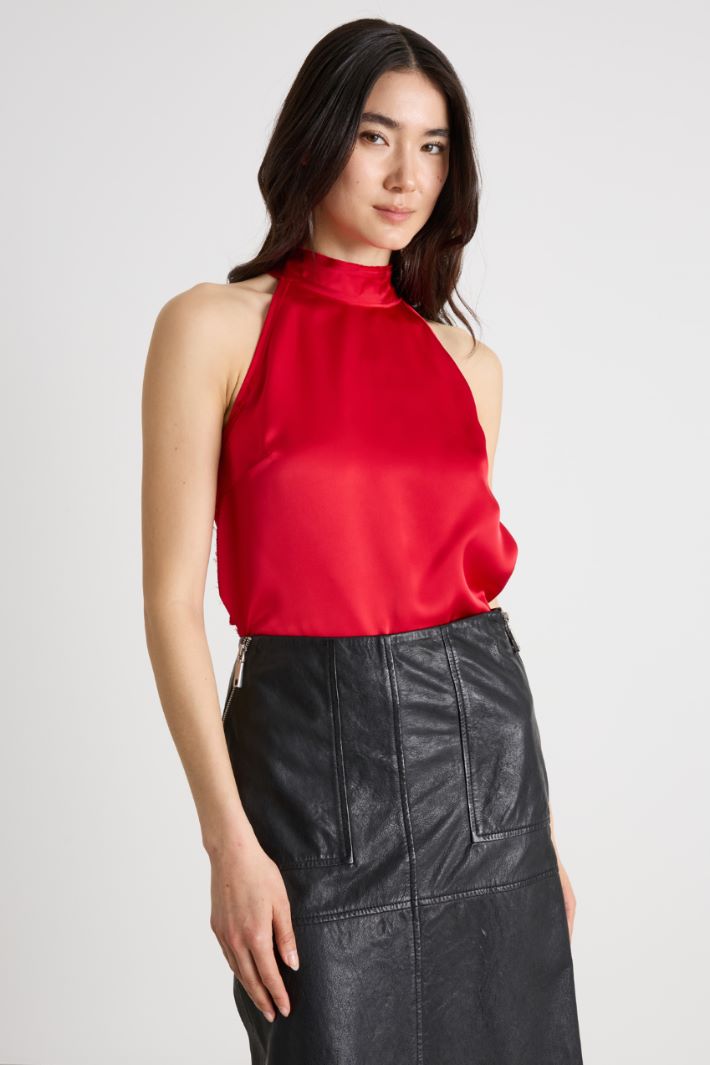 Satin Halterneck Top Intrend - 2