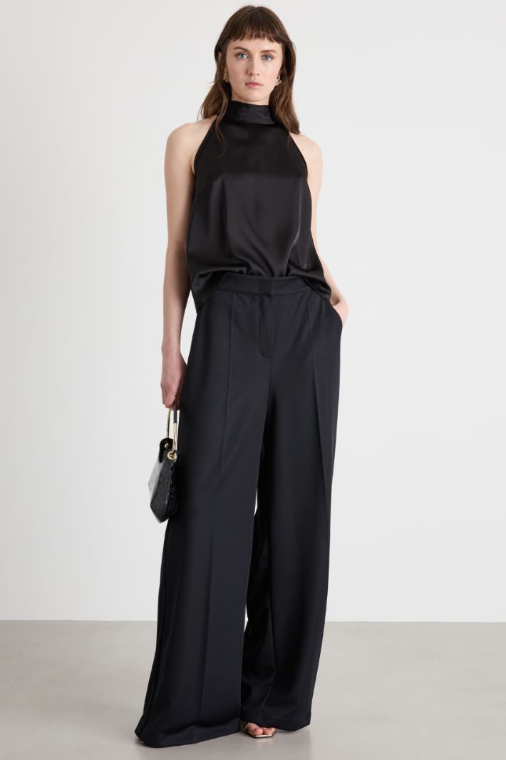 Top halter neck in raso Intrend