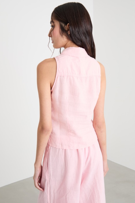 Top smanicato con bottoni