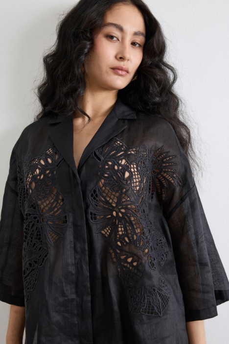 Blusa de corte boxy con efecto de transparencia