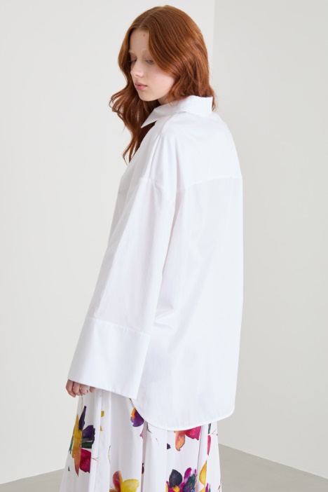 Camicia in raso con maniche ampie