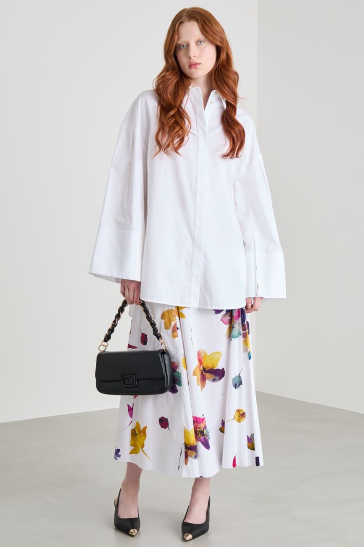 Flared-sleeve satin shirt Intrend