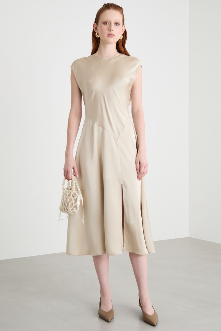 Abito midi in raso Intrend