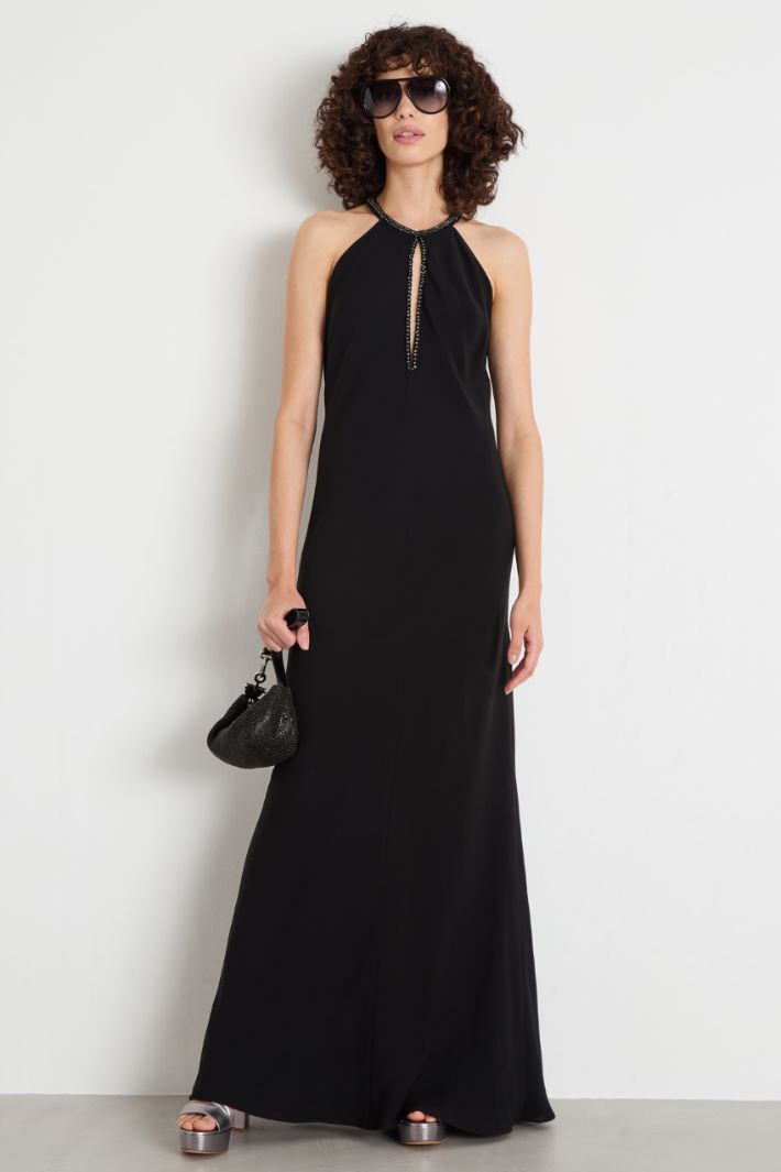 Abito fluido con cristalli ricamati Intrend