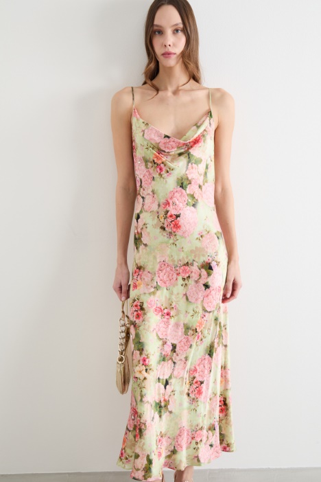 Vestido slip dress de raso estampado