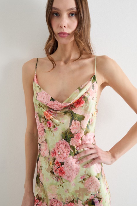 Vestido slip dress de raso estampado